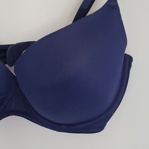PINK Victoria's Secret Wear Everywhere Lightly Lined T-Shirt Bra Blue Size 32D - Picture 2 of 12